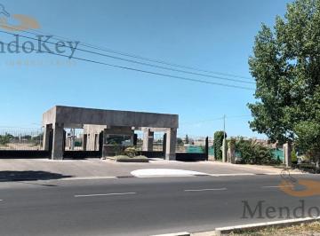 Terreno · 300m² · Venta de Lote en B° Privado Pinar del Sol 9 - (J. J. paso) Maipú.