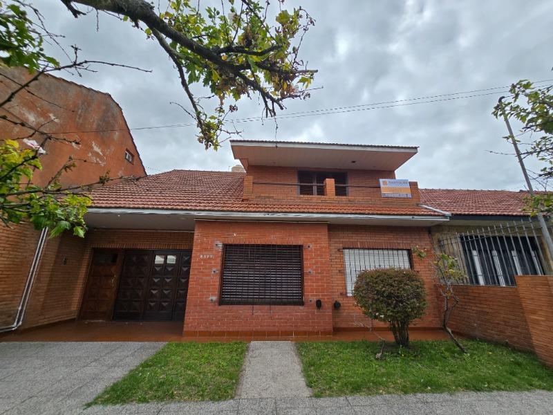 Ph 4 amb en Alquiler! T. Del Fournier 3100, 1° piso por escalera