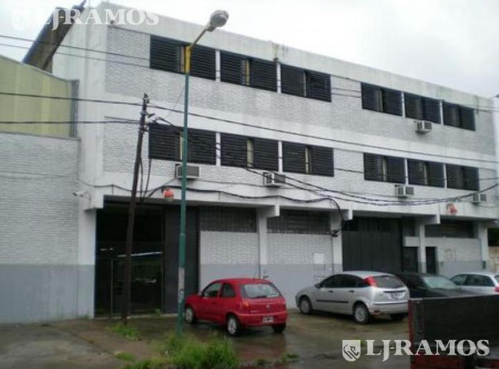 Depósito · 1900m²