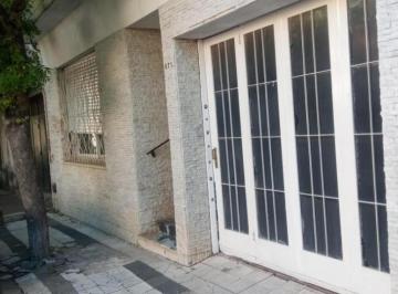 Casa · 130m² · 5 Ambientes · 1 Cochera · Casa en Venta - 3 Dorm. 4 Baños - Cochera - 245 m² - Concepción del Uruguay