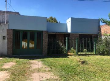 Casa de 5 ambientes, La Plata · Casa con 2 Dorm. en Venta de 200 m² en Los Hornos