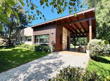 Casa · 120m² · 4 Ambientes · 2 Cocheras · Venta - Excelente Casa 4 Ambientes C/jardin y Parrilla - Acantilados