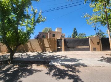 Casa · 229m² · 3 Dormitorios · 2 Cocheras · Casa en Calle Alzaga - Huerto del Sol
