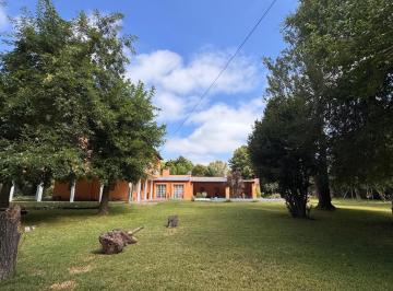 Casa · 350m² · 7 Ambientes · 1 Cochera · Casa en Venta en Villa Elisa