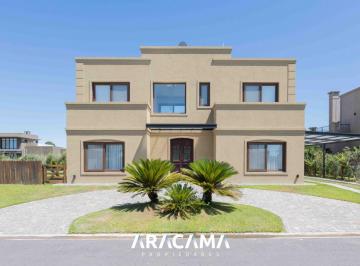 RRA-RR1-2145_2 · Casa en Venta en Lagos de Canning