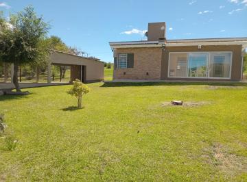 Casa · 84m² · 4 Ambientes · 2 Cocheras · Casa en Villa Giardino