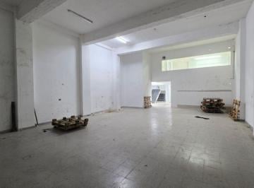 Depósito , Floresta · Galpón / Depósito de 3 Plantas con Entrada Para Camioneta – 630 m²