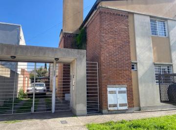 Departamento de 3 ambientes, La Plata · Duplex con Patio y Cochera en Alquiler en Los Hornos
