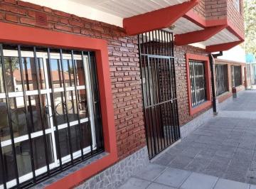 Departamento de 9 ambientes, Plottier · Complejo Departamentos y Locales en Venta (Centro de Plottier).