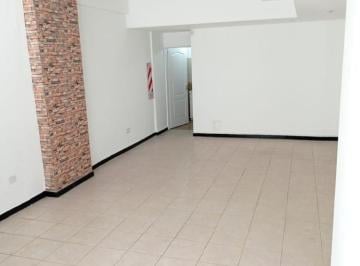 Local comercial · 45m² · Local Venta con Renta Sobre Rivadavia Villa Luro