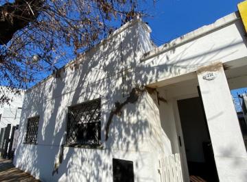 Casa · 53m² · 3 Ambientes · Venta - PH 3 Amb - Moron Sur