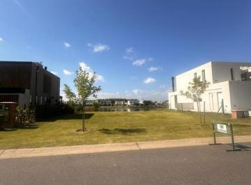 Terreno · 700m² · Villanueva Barrio Cerrado Santa Ana Excel Lote a Laguna