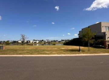 Terreno · 640m² · Villanueva Barrio Cerrado Santa Ana Excel Lote a Laguna