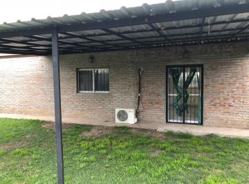 Casa · 1 Dormitorio · 1 Cochera · Venta - Casa en Funes City - Funes