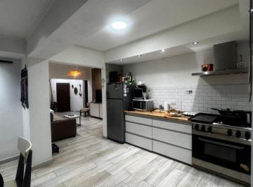 Casa de 6 ambientes, Villa Mercedes · Casa con 2 Dorm. de 270 m² en Venta en B° Estación