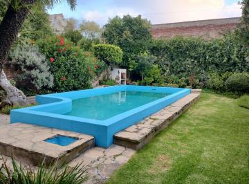 Casa de 5 ambientes, Mar del Plata · Chalet 2 Plantas San Carlos Sobre Paso y Mendoza 5 Ambientes, 4 Baños, Garaje Doble Parque y Pileta
