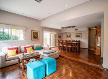 Casa · 454m² · 8 Ambientes · 2 Cocheras · Importante Propiedad en Granja de Funes