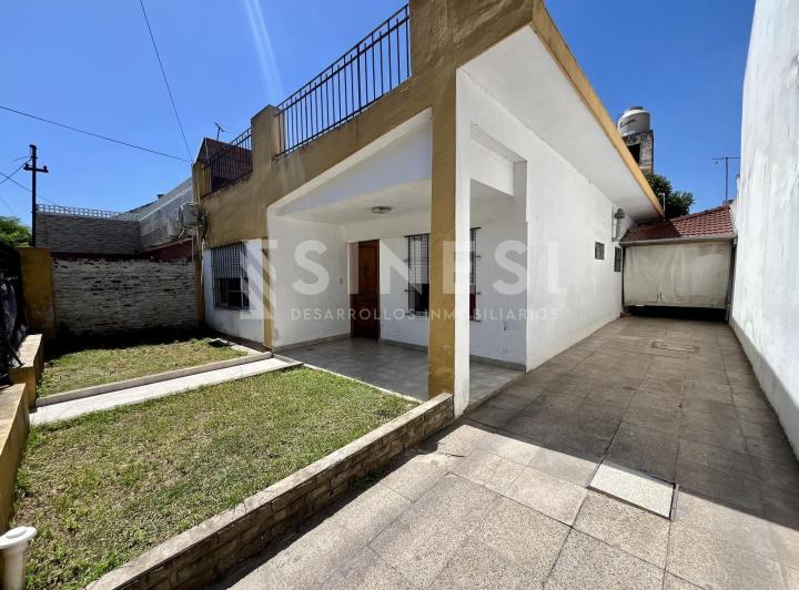 Casa · 110m² · 4 Ambientes · 3 Cocheras