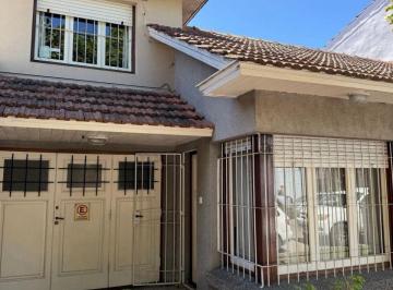 Casa de 5 ambientes, Mar del Plata · Chalet en Venta C/cochera
