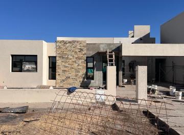 Casa · 135m² · 5 Ambientes · 2 Cocheras · Venta Casa en Don Mateo en Construcción. Don Mateo, Funes