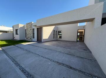 Casa · 135m² · 5 Ambientes · 2 Cocheras · Venta Casa en Don Mateo en Construcción. Don Mateo, Funes