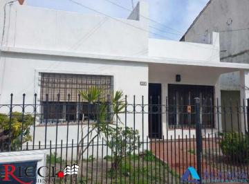 Casa de 3 ambientes, Avellaneda · Venta Casa PH de Tres Ambientes en Wilde
