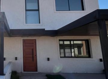 Foto · Duplex en Venta a Estrenar, 3 Dorm y 3 Baños en Manantiales