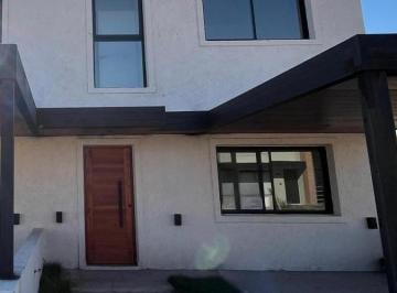 Departamento · 154m² · 6 Ambientes · 1 Cochera · Duplex en Venta a Estrenar, 3 Dorm y 3 Baños en Manantiales