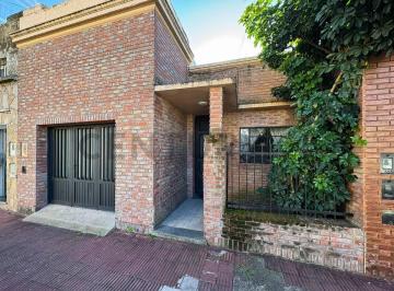 Casa · 160m² · 6 Ambientes · 1 Cochera · Venta 2 Casas en Barrio Sarmiento, Rosario