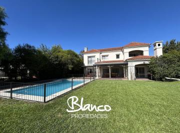 Casa · 250m² · 4 Ambientes · 1 Cochera · Casa en Alquiler en Ayres de Pilar, Pilar, G. B. a. Zona Norte