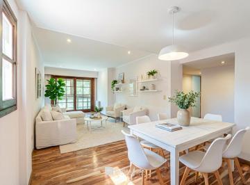 Living comedor amoblado virtualmente con AI · Venta - Departamento - 3 Ambientes – Estado Impecable - Plaza Rocha - Apto Crédito