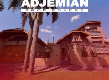 Casa de 5 ambientes, Morón · Casa con 510 m² y 4 Dorm. en Venta en Castelar