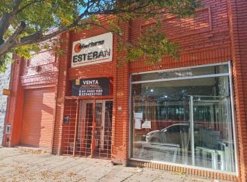 Bodega-Galpón · 230m² · 2 Ambientes · 4 Cocheras · Bodega Comercial con Acceso a Camion - Sobre Av Juan B. Justo