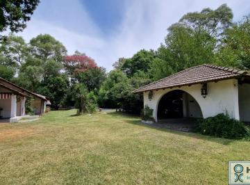 Casa · 161m² · 5 Ambientes · 1 Cochera · Retasada! Casa Quinta en Venta con Pileta, con Planos! Tortuguitas, Malvinas Argentinas.