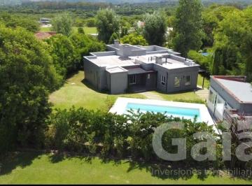 Casa · 271m² · 6 Ambientes · 2 Cocheras · Casa a La Venta Club de Campo El Tipal