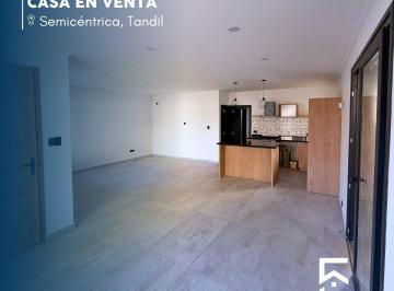 Casa · 450m² · 4 Ambientes · 1 Cochera · Casa en Venta a Estrenar
