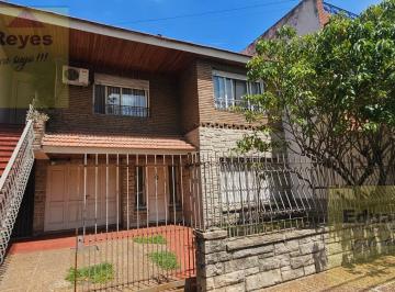 Casa · 300m² · 6 Ambientes · 2 Cocheras · Casa en Lanús Oeste