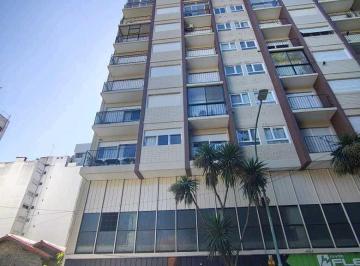 Departamento · 34m² · 1 Dormitorio · Oportunidad Zona Guemes 2 Ambientes con Patio Olavarria 2300