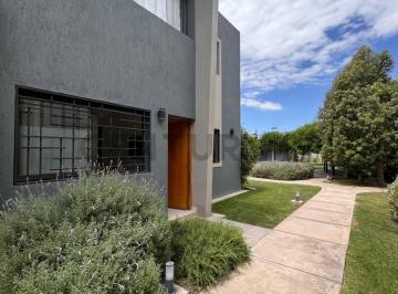 Departamento · 62m² · 3 Ambientes · 1 Cochera · Departamento con Hermoso Jardin