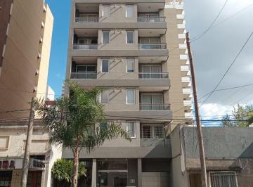 Departamento de 2 ambientes, Lomas de Zamora · Excelente 2 Amb. Al Frente con Cochrra. Impecable!