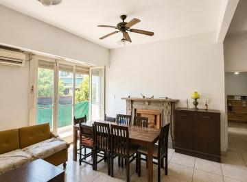 Departamento · 110m² · 4 Ambientes · Venta Semipiso 4 Ambientes con Dependencia en Edificio Señorial - Barracas