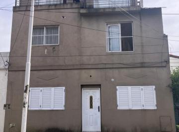 Casa · 133m² · 2 Dormitorios · Venta Casa en Caserostres Ambientes