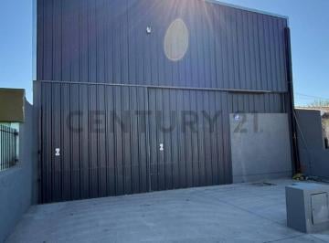 Bodega-Galpón · 241m² · 4 Ambientes · 4 Cocheras · Galpon Ideal Local Comercial