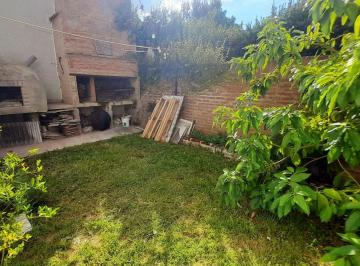 Casa · 148m² · 5 Ambientes · 2 Cocheras · Olivos - a 2 Cuadras de Av Maipú - Amplio Dúplex con Jardín y Cochera!