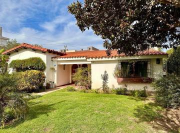 Casa · 322ha · 5 Ambientes · 2 Cocheras · Casa 3 Dorm. Cerro de Las Rosas