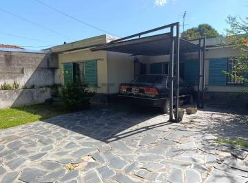Casa · 94m² · 4 Ambientes · 2 Cocheras · Casa en Barrio Santa Rita, Jose C Paz. de 300 m², Sobre Asfalto, Apto Credito! Gran Potencial