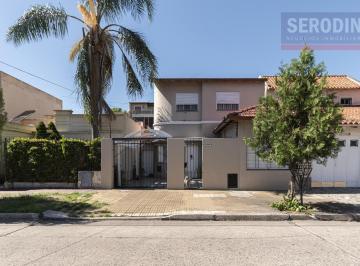 Frente · Casa en Bernal
