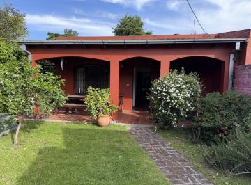Casa · 135m² · 5 Ambientes · 2 Cocheras · Casa en Venta Adrogué