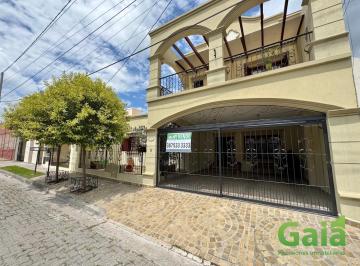 Casa · 400m² · 6 Ambientes · 2 Cocheras · Casa Barrio Los Pinos 2 Grand Bourg