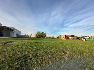 Terreno · 934m² · Mmc. Oportunidad! Lote en Venta en Medal Country Club Pilar